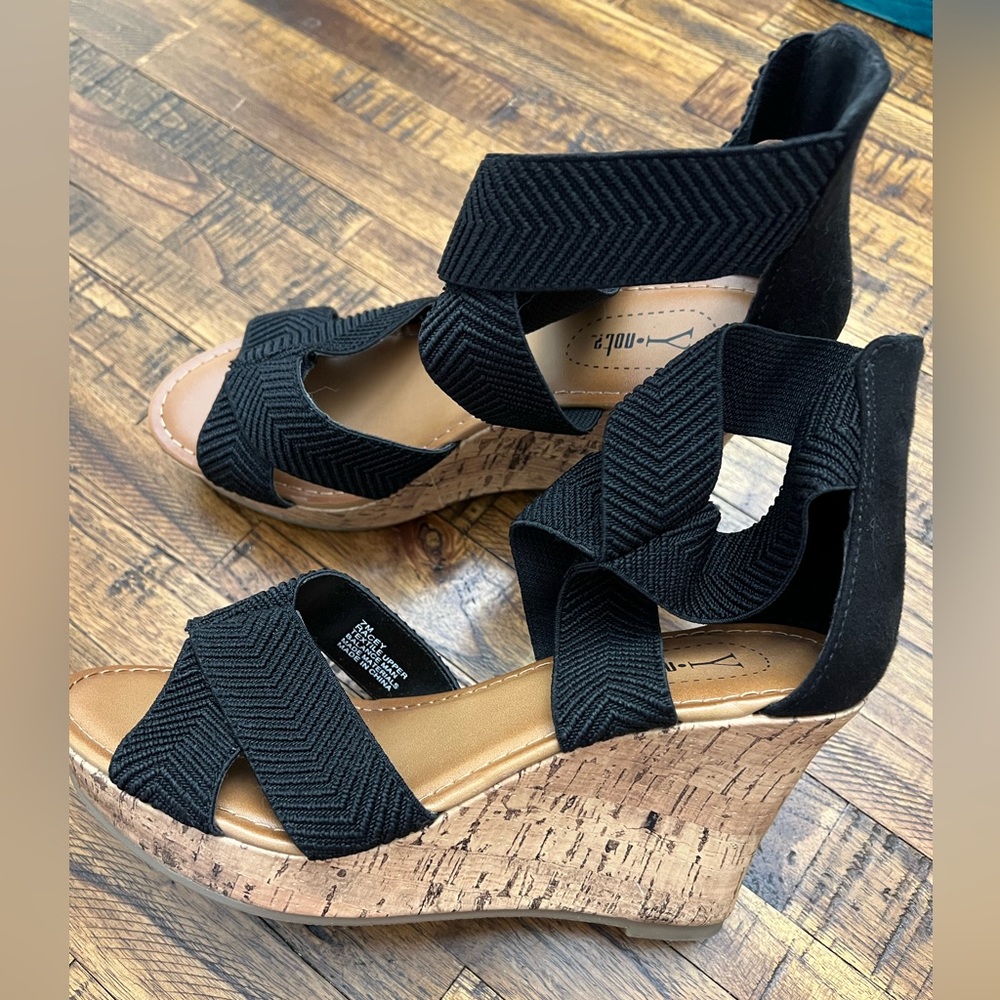 Women’s Wedge dress shoe